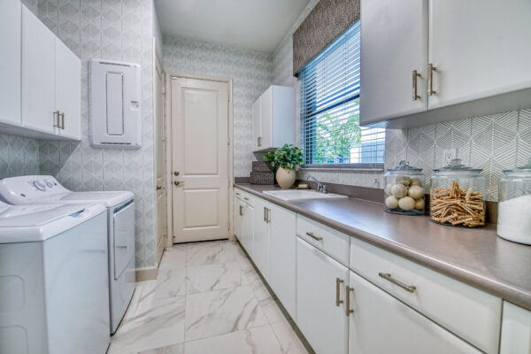 GL_Homes_Valencia_Grand_Boynton_Lot_71-38 - Laundry